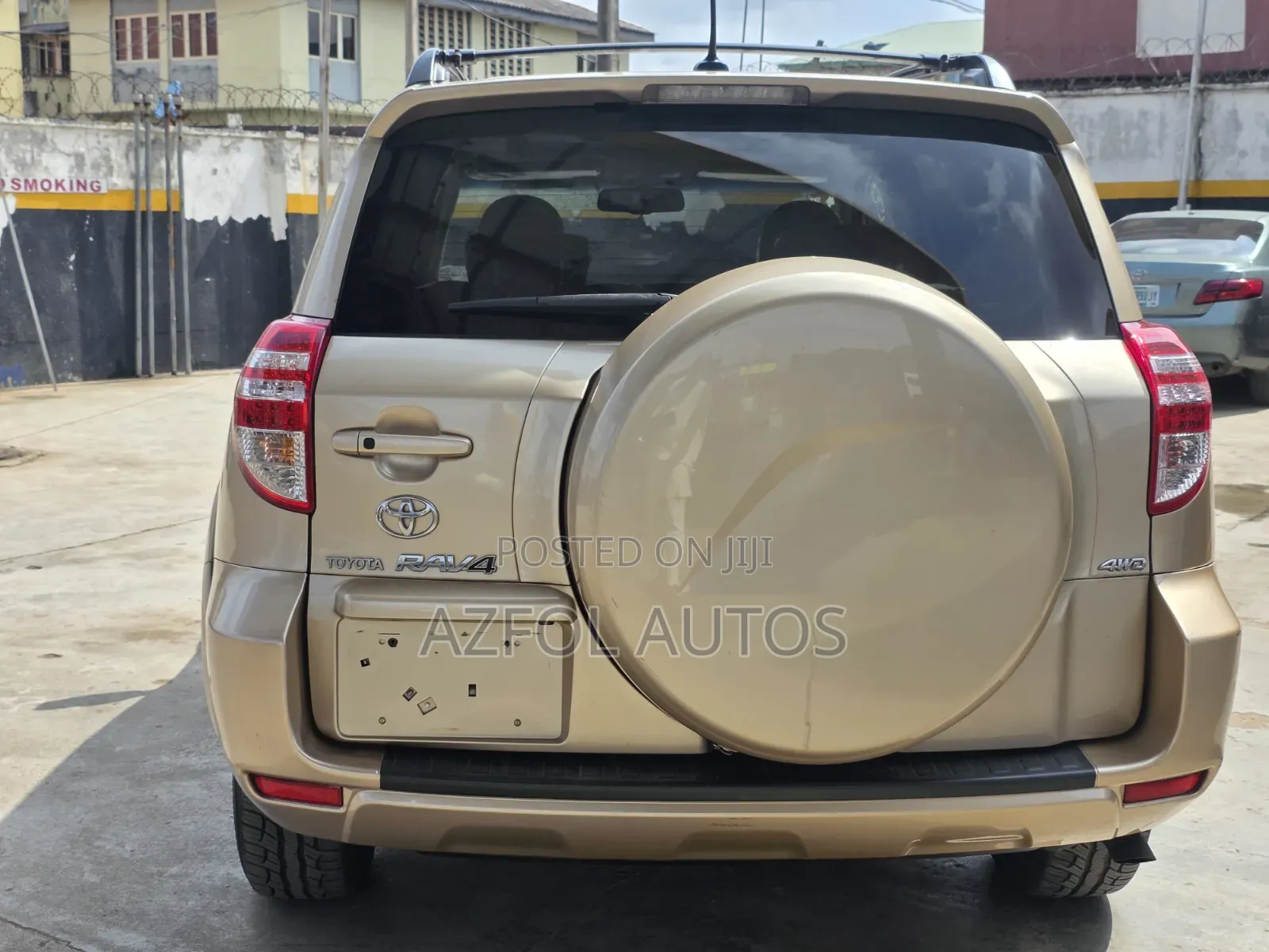 Toyota RAV4 2010 Gold