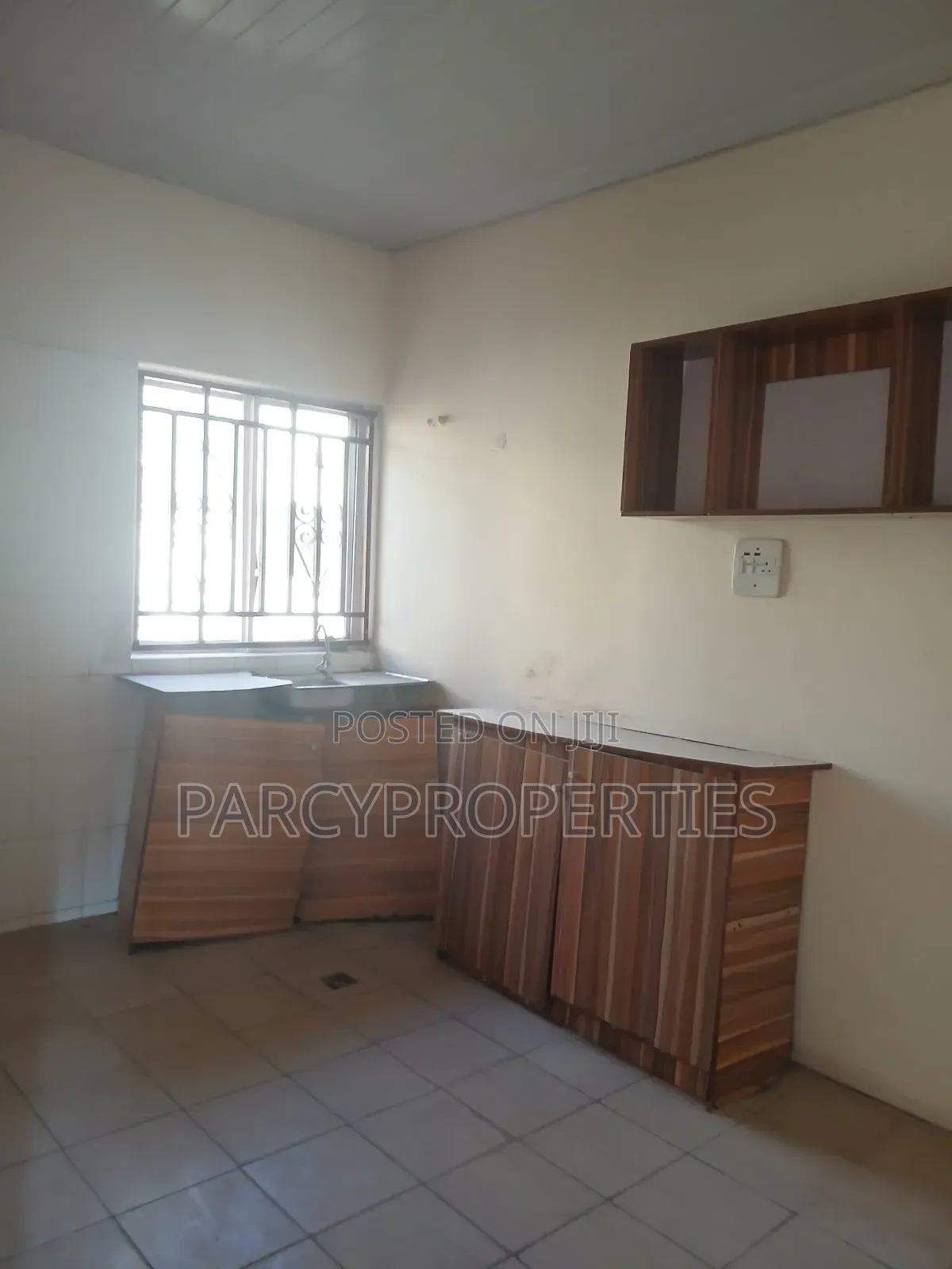Furnished 3bdrm Apartment in Abijo for sale