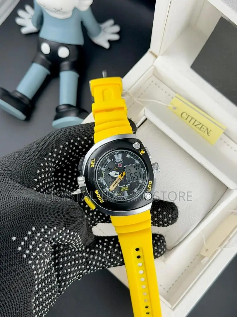 Citizen Quality Luxury Men Rubber Strap Wristwatch