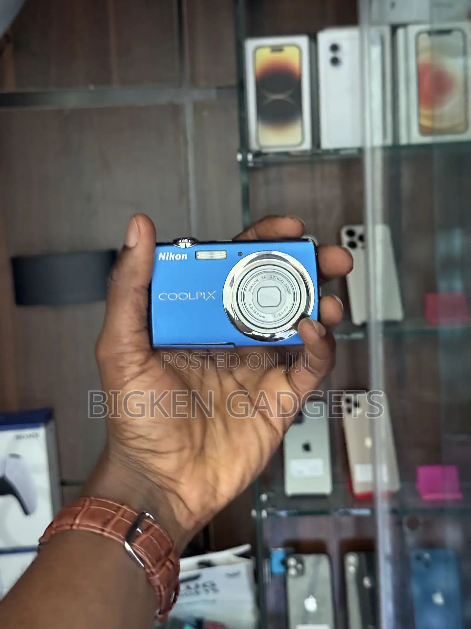 Nikon Coolpix S210