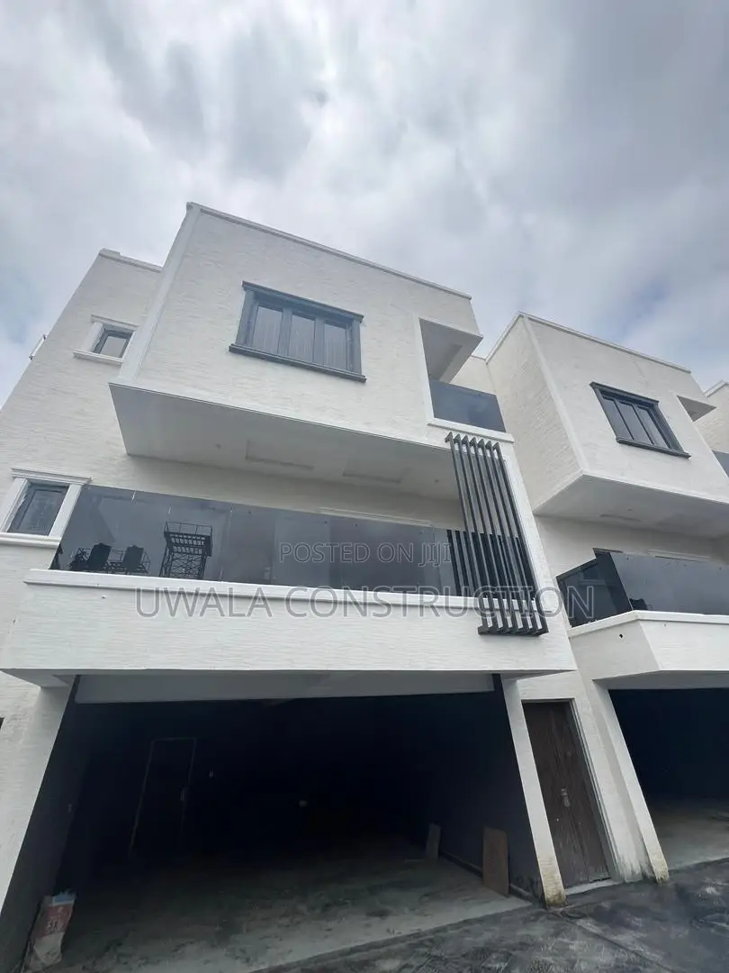 4bdrm Duplex in Guzape District for sale