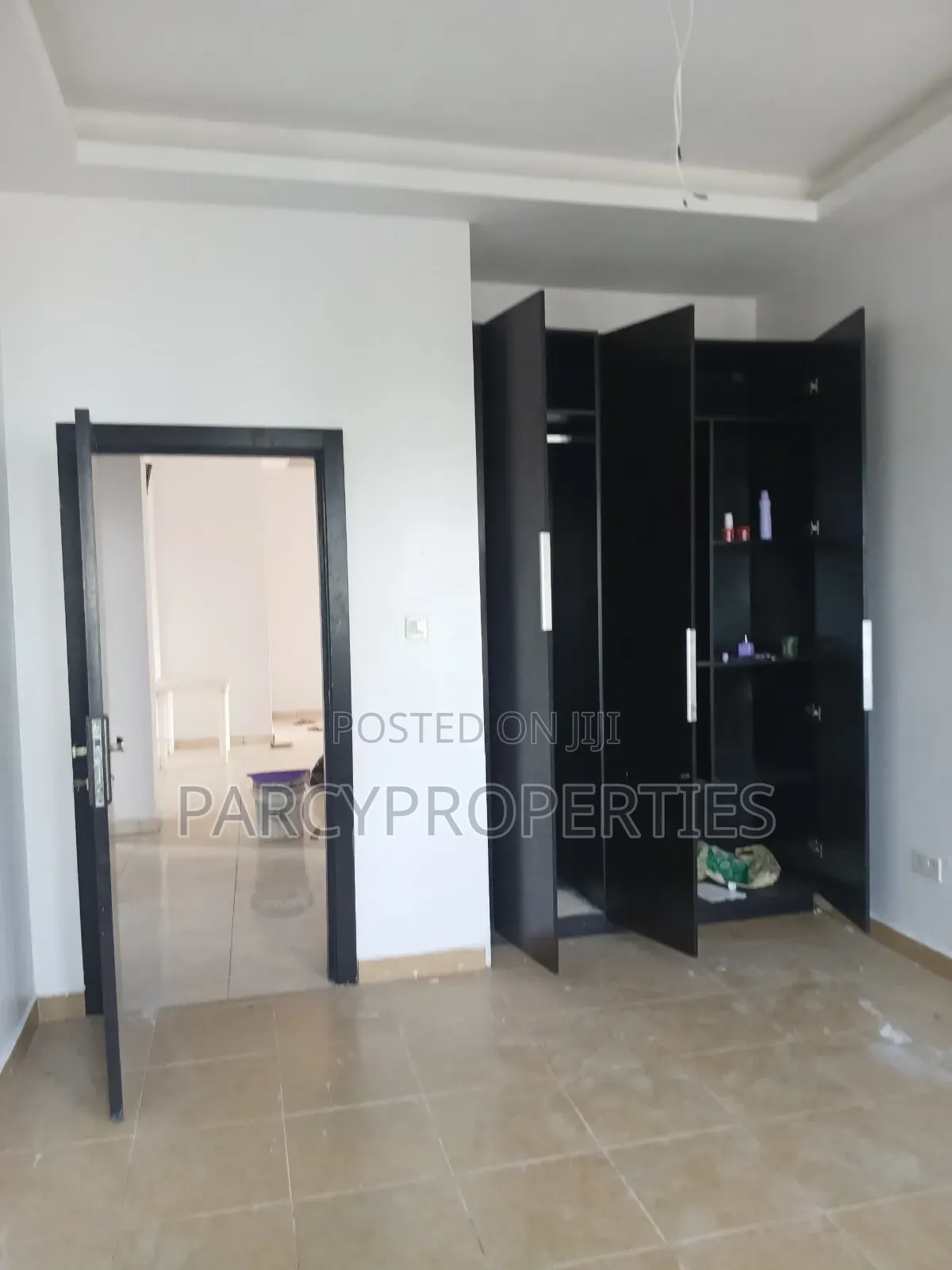 Furnished 2bdrm Penthouse in Lekki Phase 2 for sale