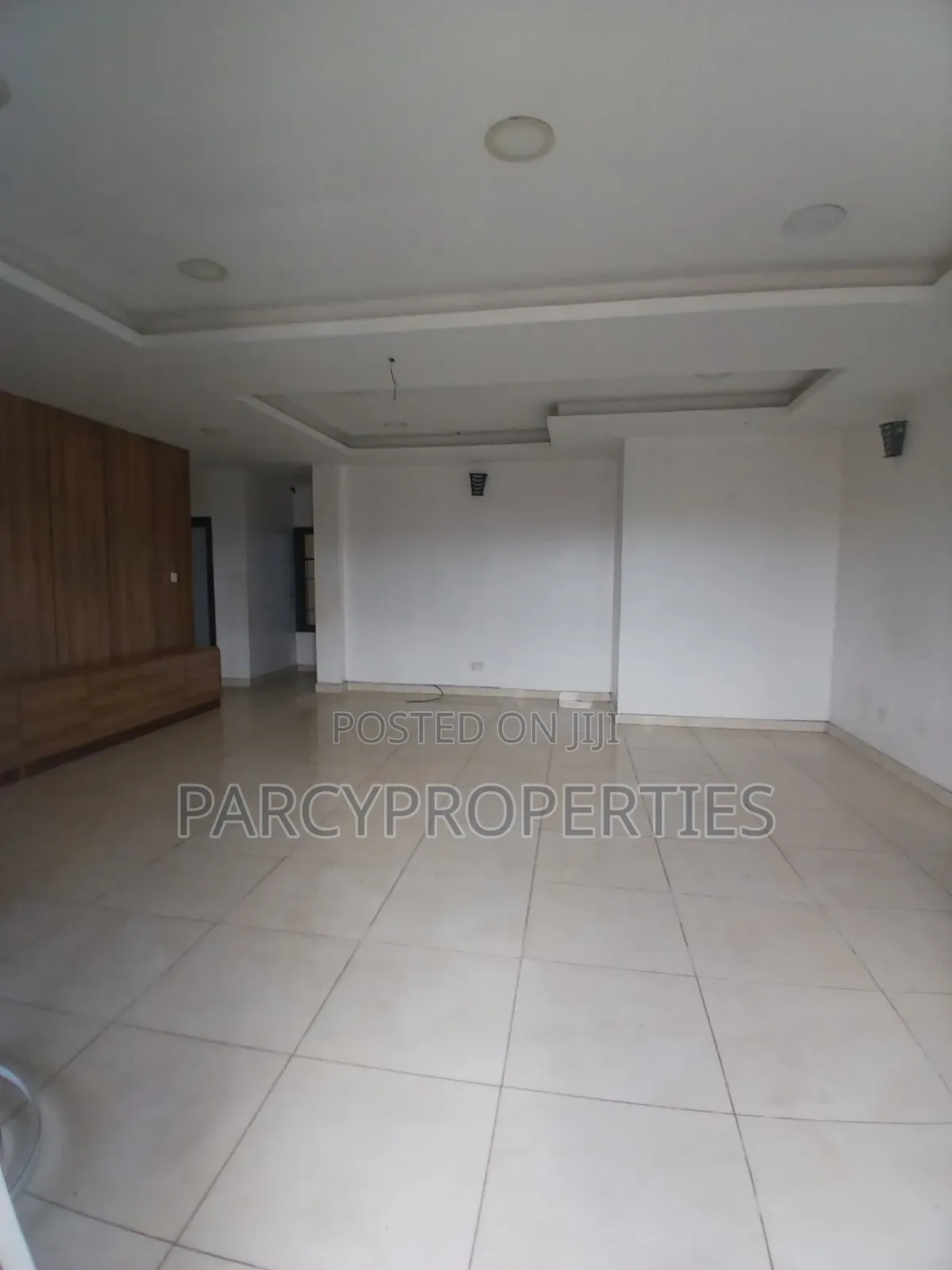 Furnished 2bdrm Penthouse in Lekki Phase 2 for sale