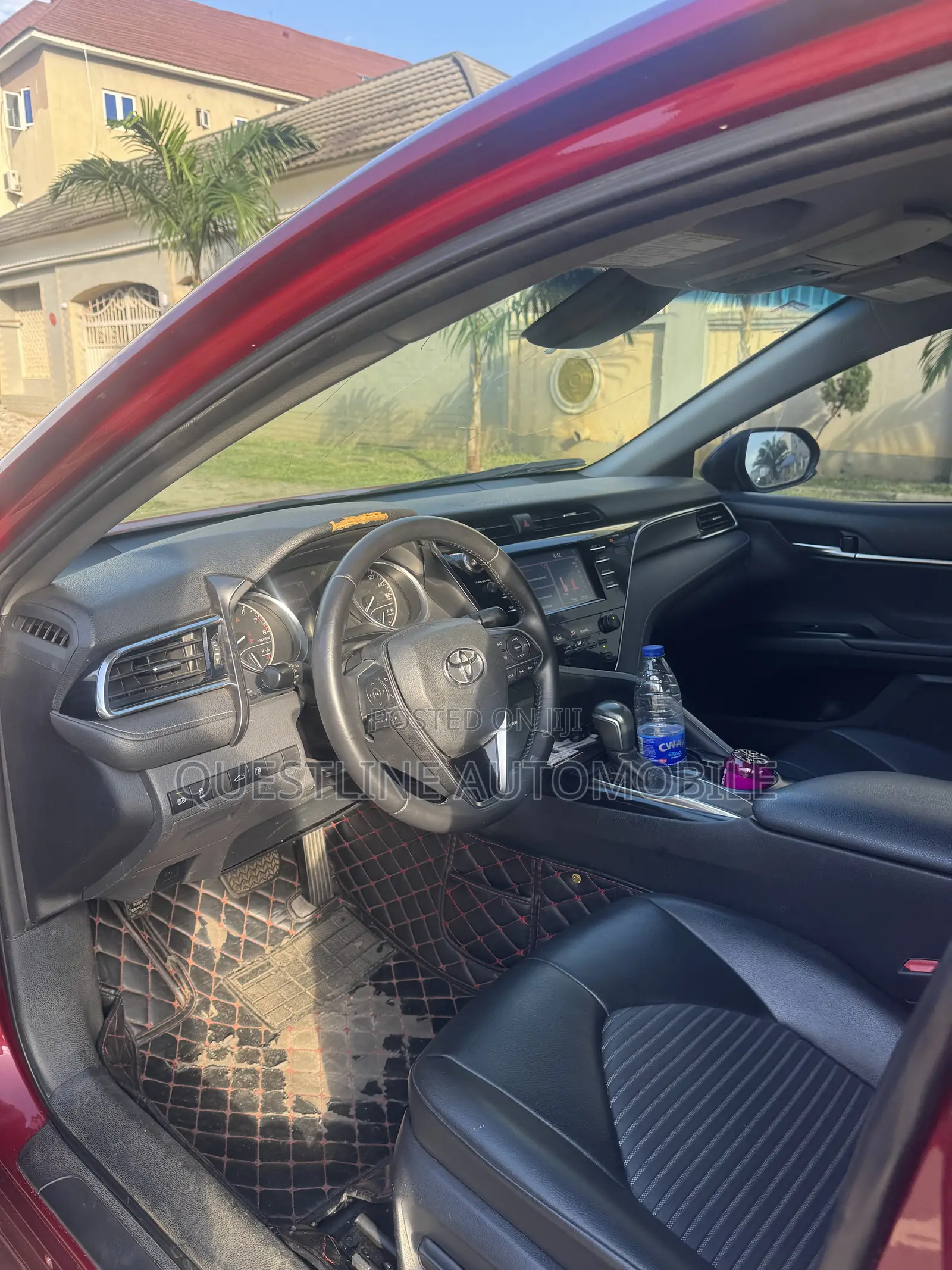 Toyota Camry SE FWD (2.5L 4cyl 8AM) 2018 Burgundy