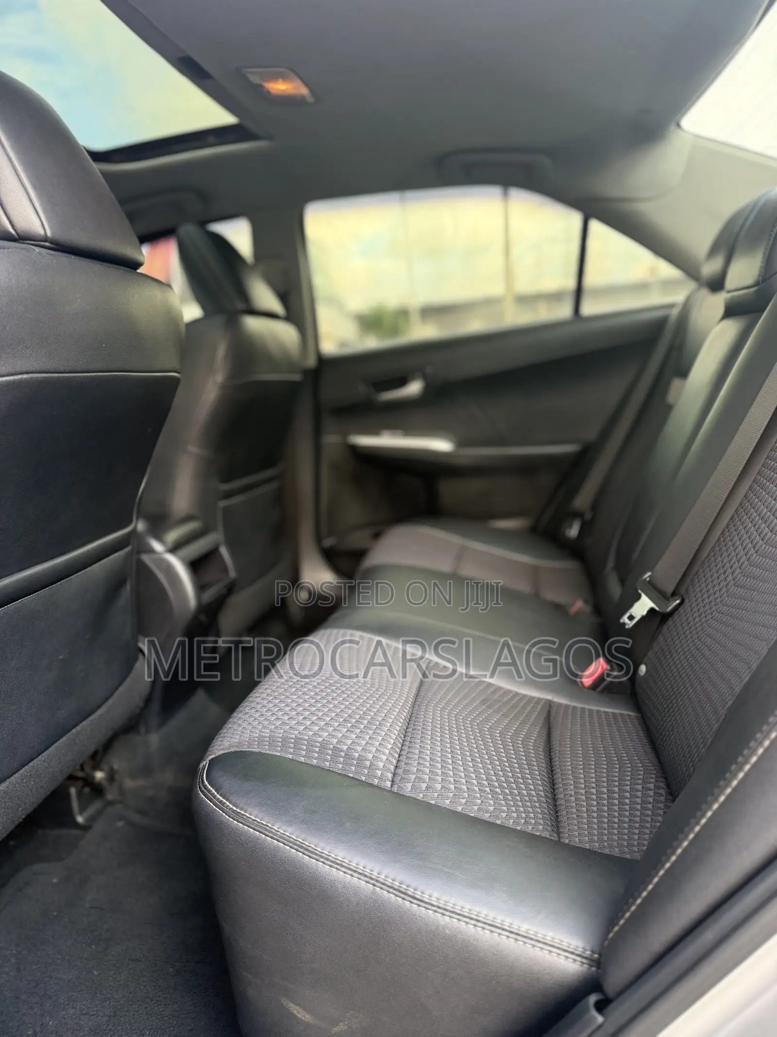 Toyota Camry SE 4dr Sedan (2.5L 4cyl 6A) 2012 Silver