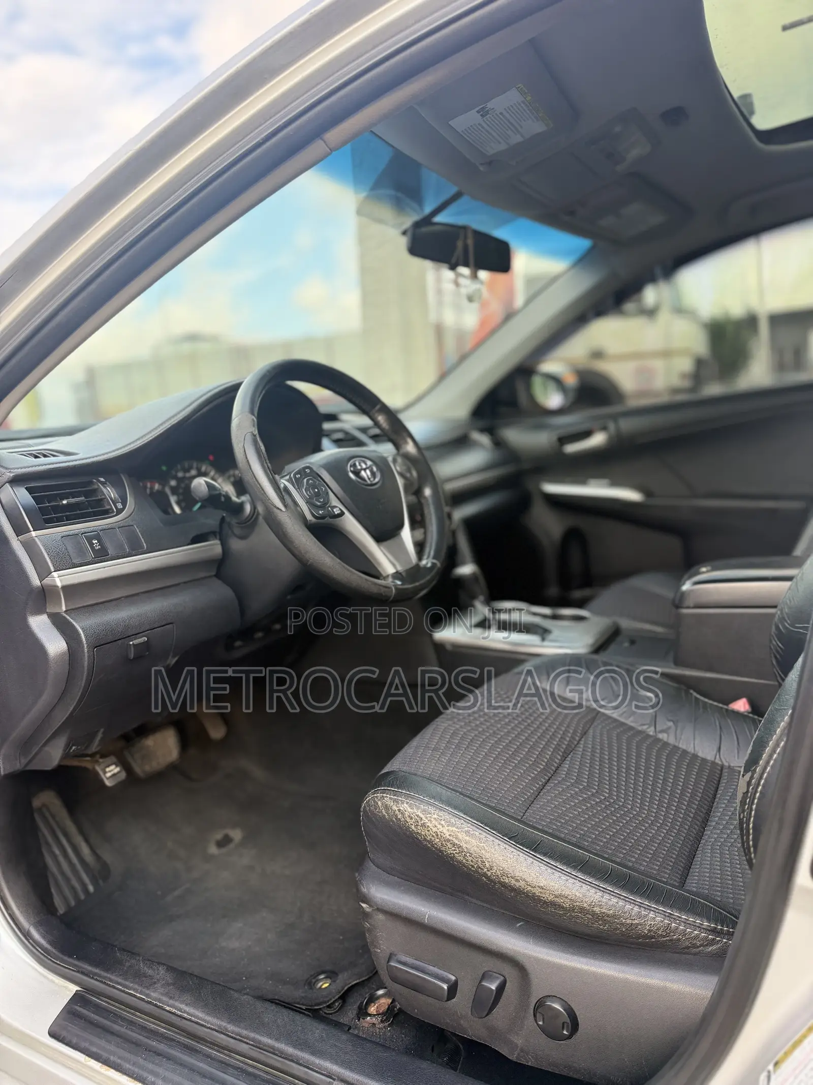 Toyota Camry SE 4dr Sedan (2.5L 4cyl 6A) 2012 Silver