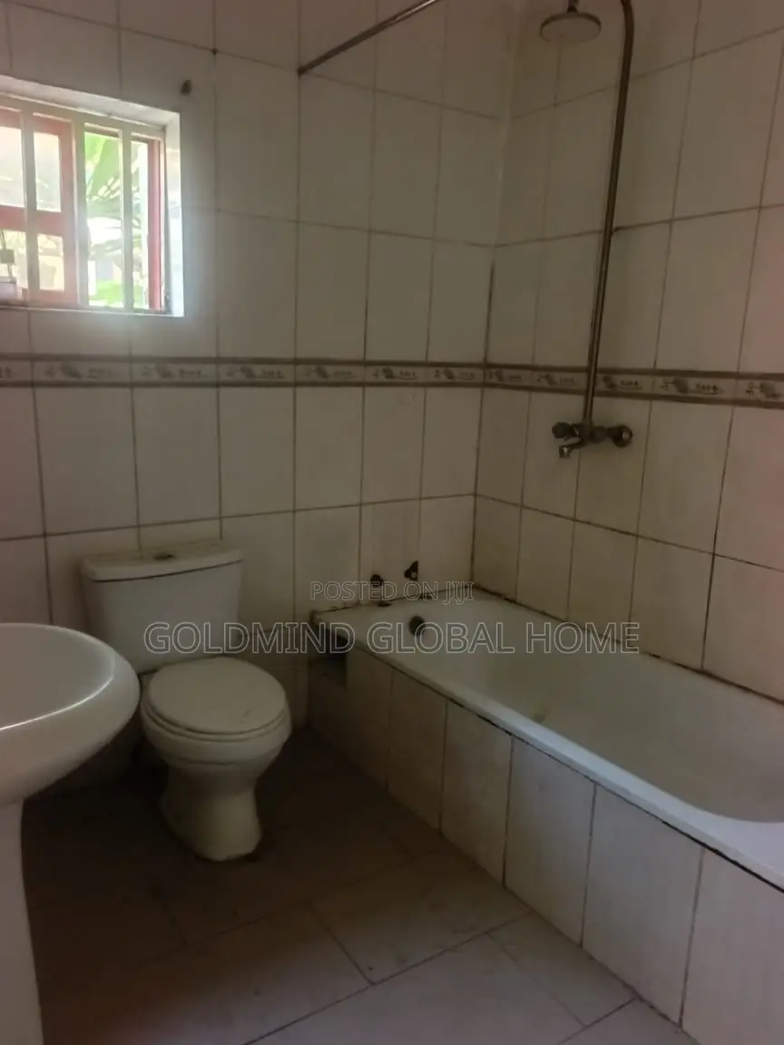 3bdrm Bungalow in Along Von Estate, FHA for sale