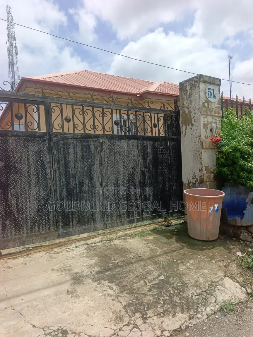 2bdrm Bungalow in Von Road, FHA for sale