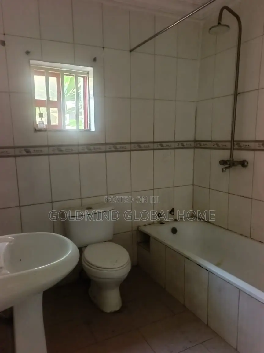 2bdrm Bungalow in Von Road, FHA for sale
