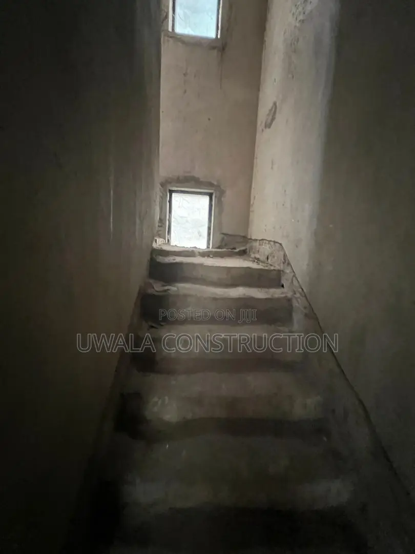 5bdrm Duplex in Guzape District for sale