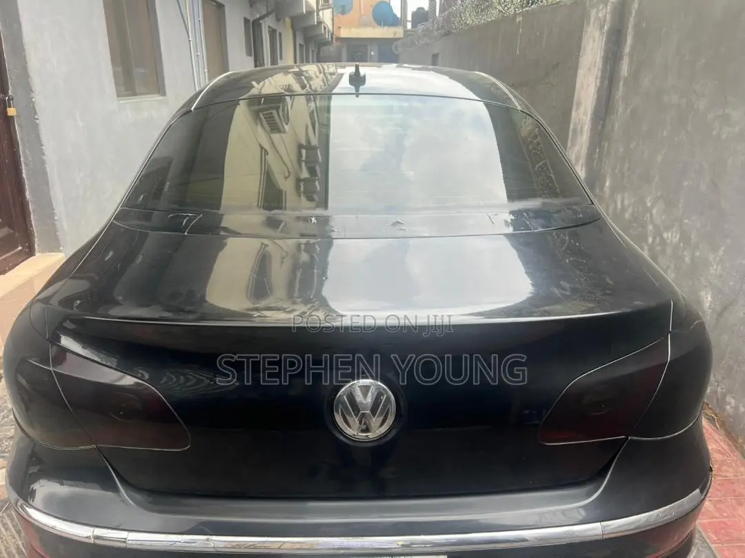 Volkswagen Passat 2.0 Sedan 2010 Black