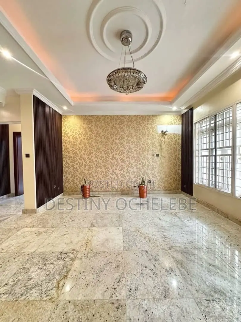 5bdrm Duplex in Apo Legislative, for sale