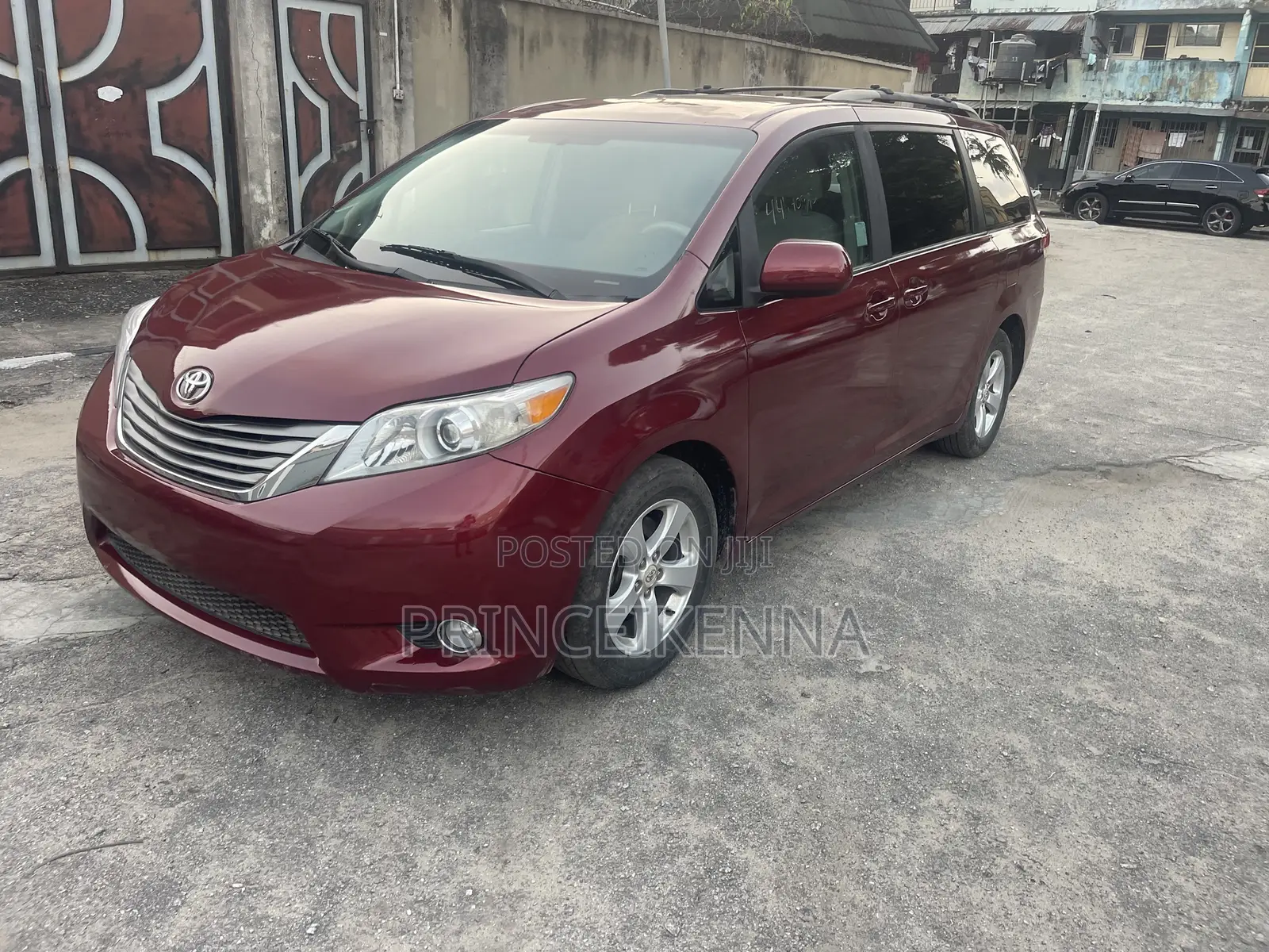 Toyota Sienna 2012 Red