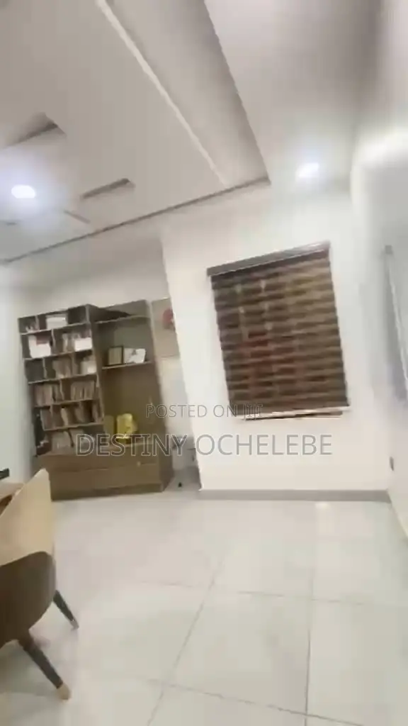 5bdrm Duplex in Galadimawa District for sale