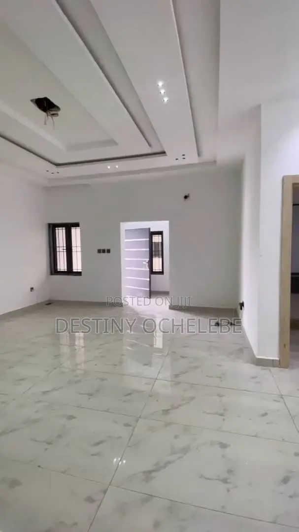 5bdrm Duplex in Idu for sale