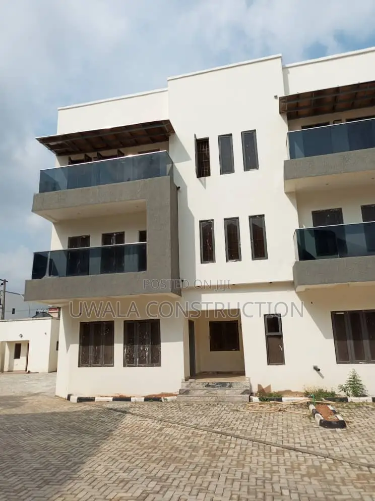 5bdrm Duplex in Mabushi for sale