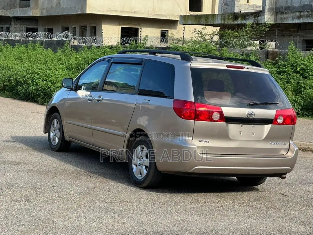 Toyota Sienna 2008 Gold