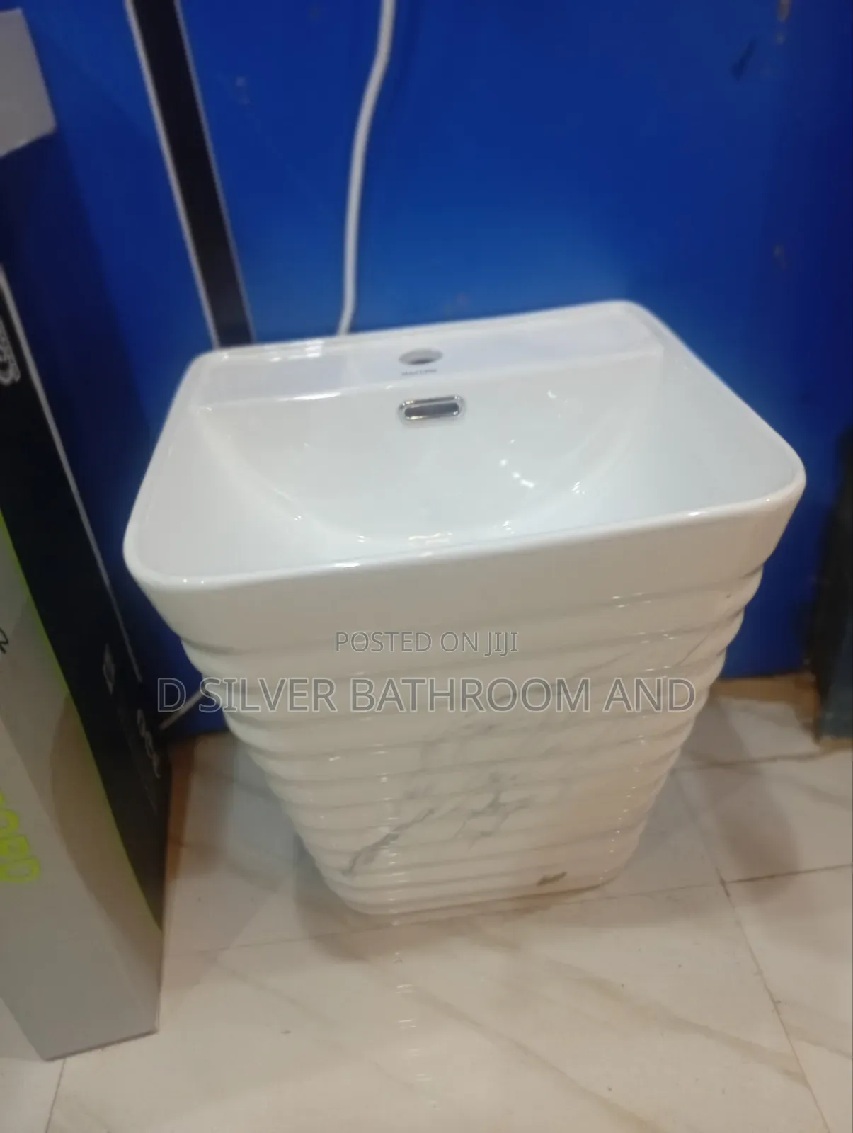 Wall Hung Washing Hand Basin