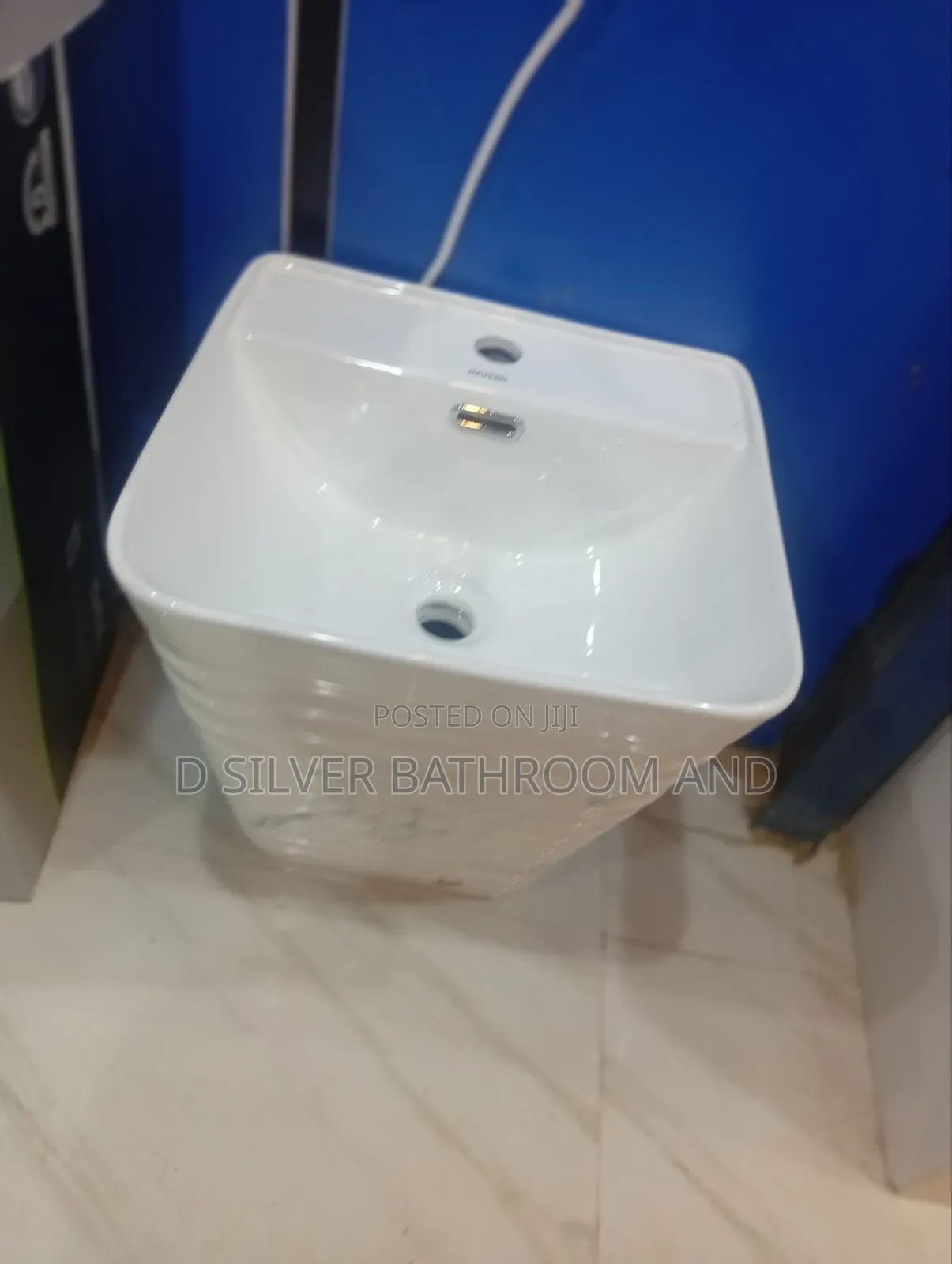 Wall Hung Washing Hand Basin