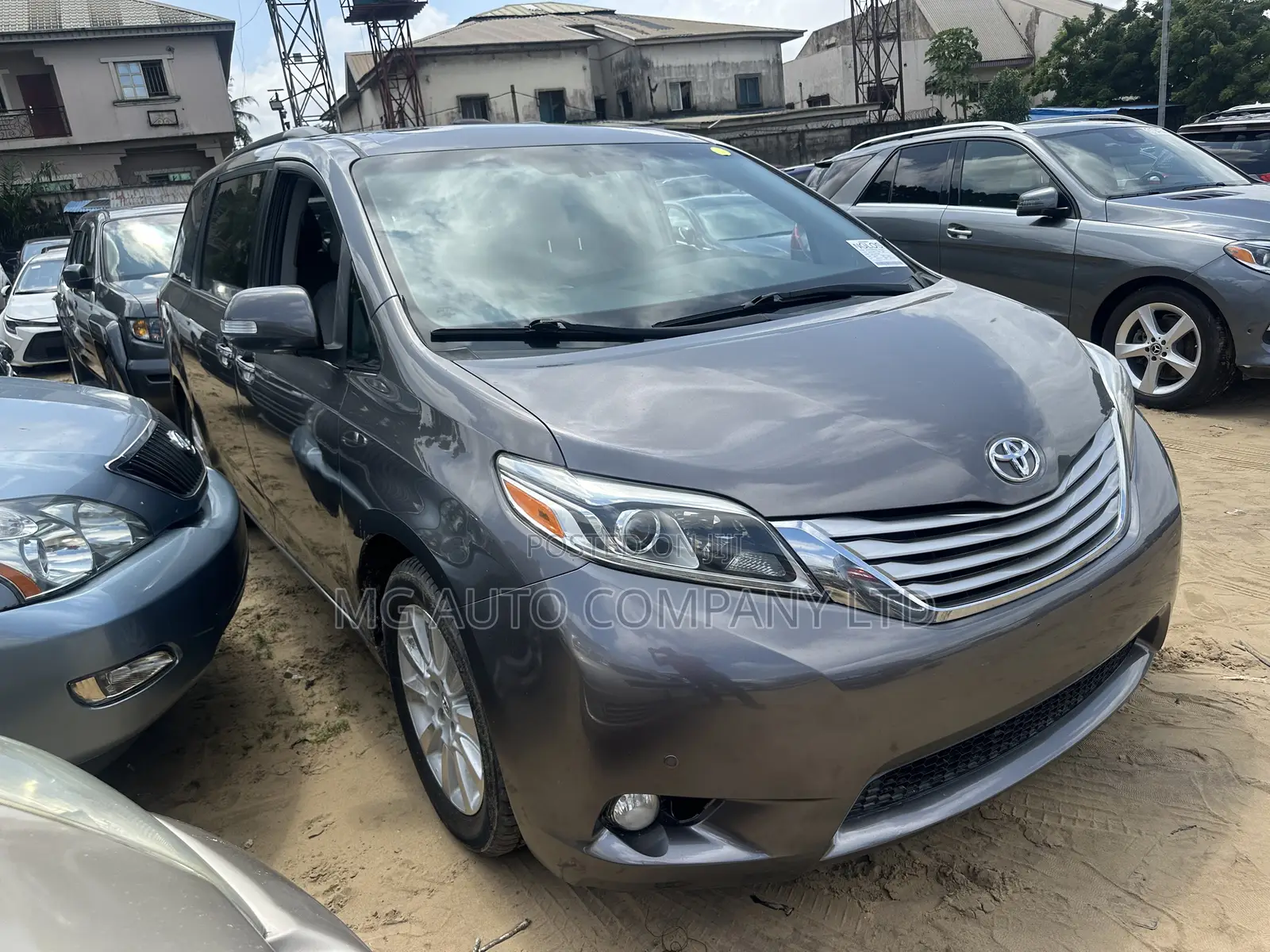 Toyota Sienna Limited Premium 7-Passenger 4dr Minivan (3.5L 6cyl 6A)