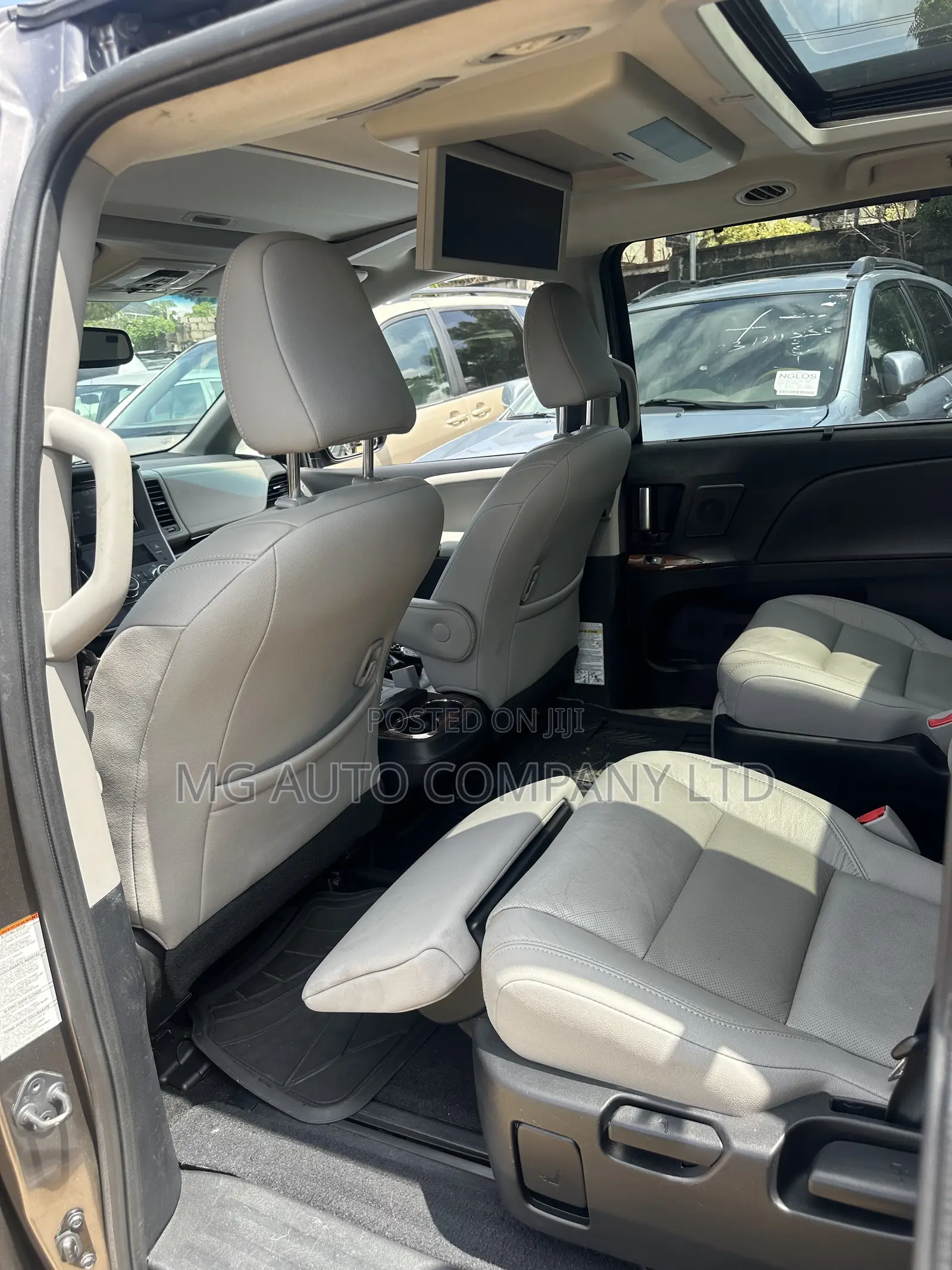 Toyota Sienna Limited Premium 7-Passenger 4dr Minivan (3.5L 6cyl 6A)