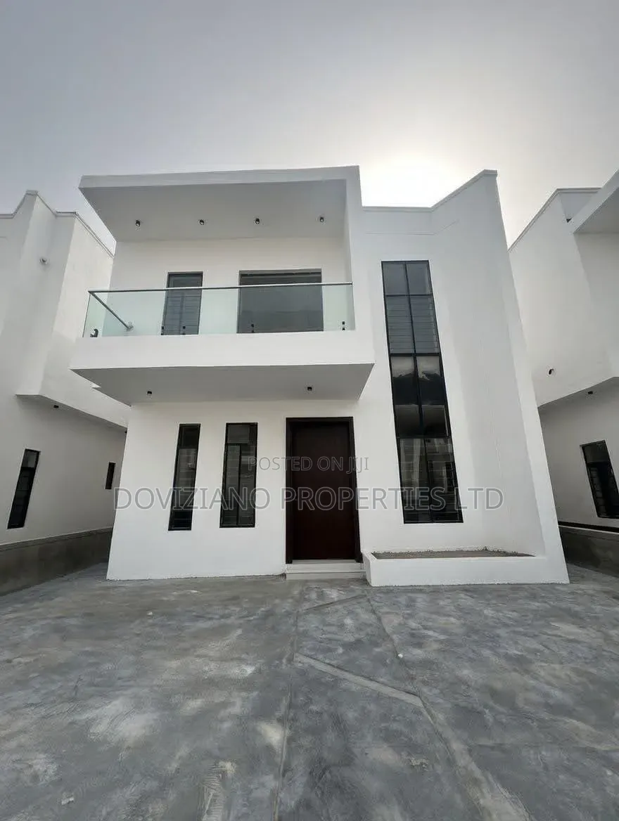 4bdrm Duplex in Sangotedo for sale