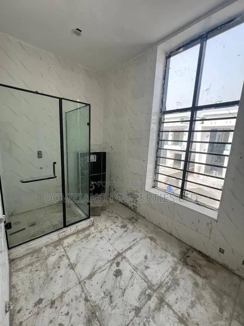 4bdrm Duplex in Sangotedo for sale