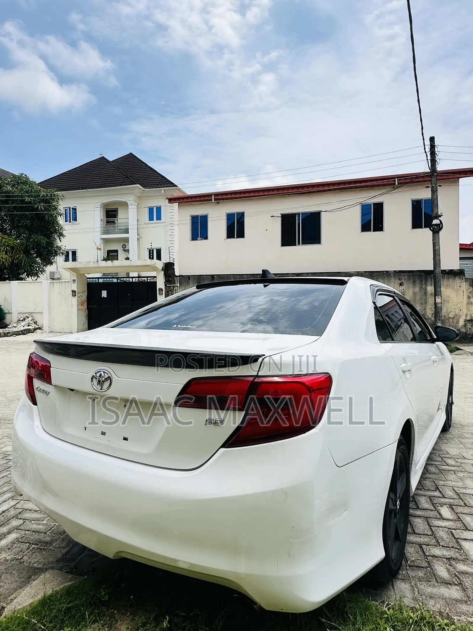 Toyota Camry SE 4dr Sedan (2.5L 4cyl 6A) 2012 White