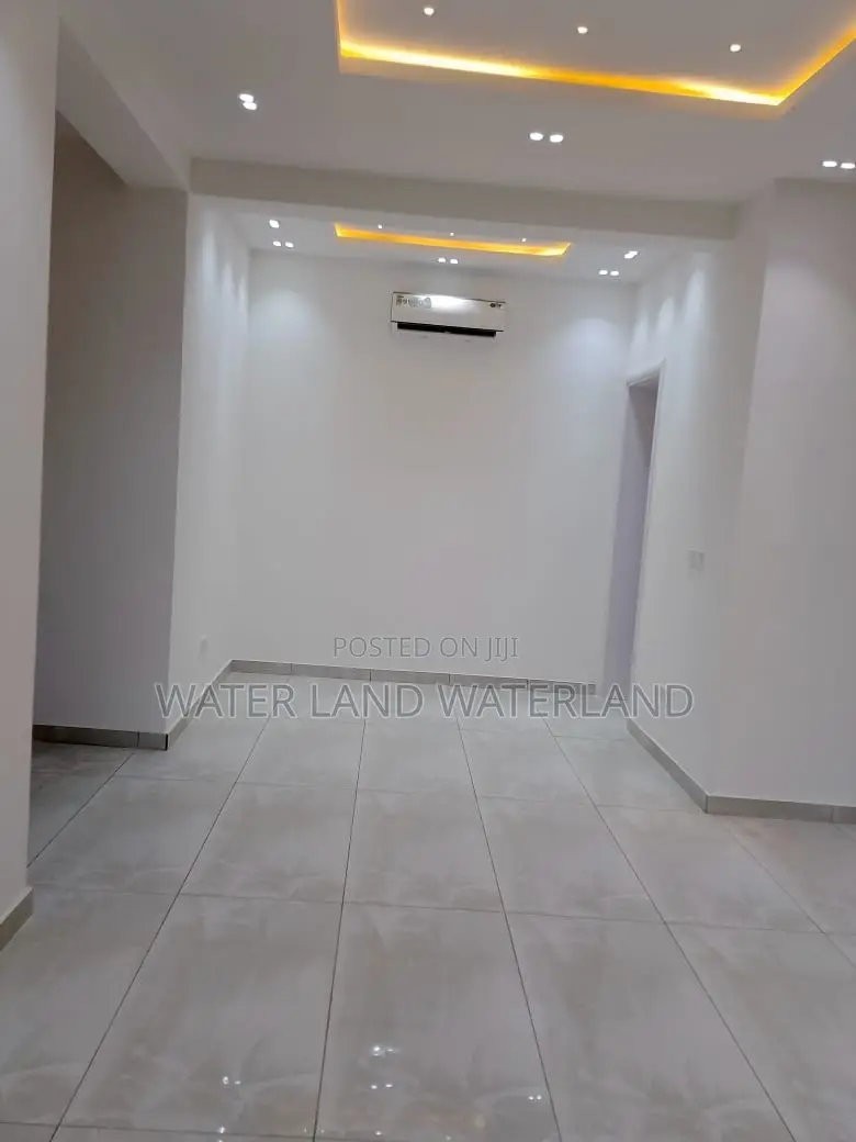 3bdrm Apartment in Lekki Phase 1 for rent
