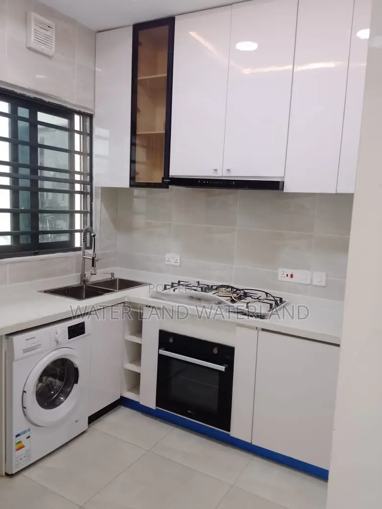 3bdrm Apartment in Lekki Phase 1 for rent