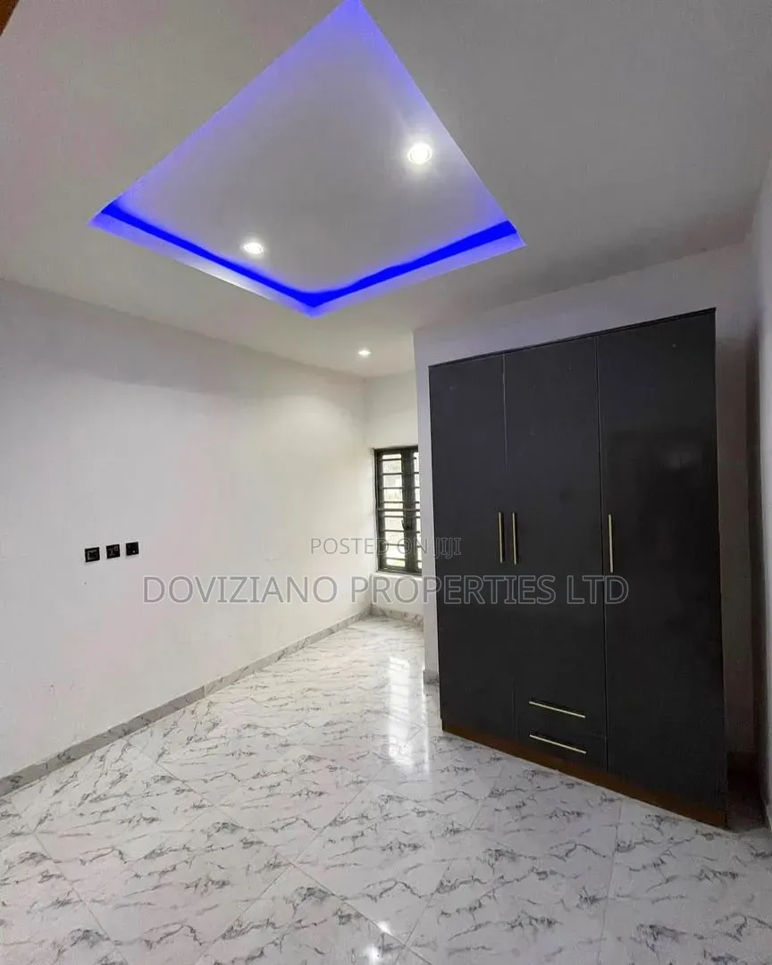 4bdrm Duplex in Ikota for sale