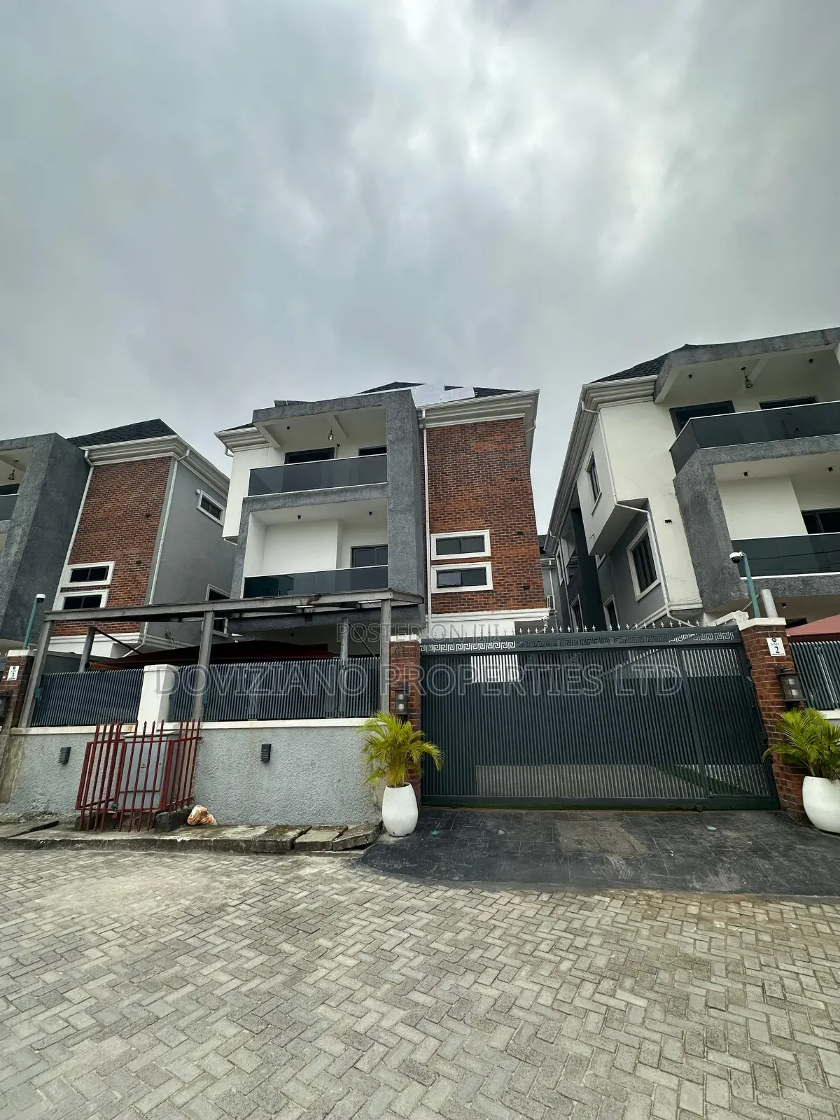 5bdrm Duplex in Ikate for sale