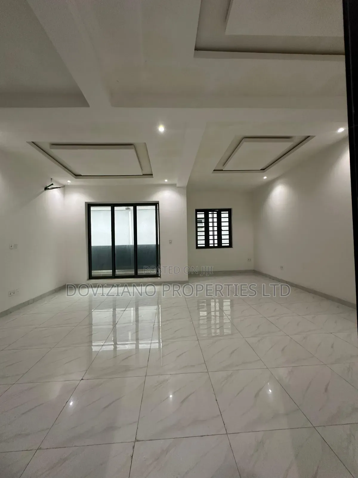 5bdrm Duplex in Ikate for sale