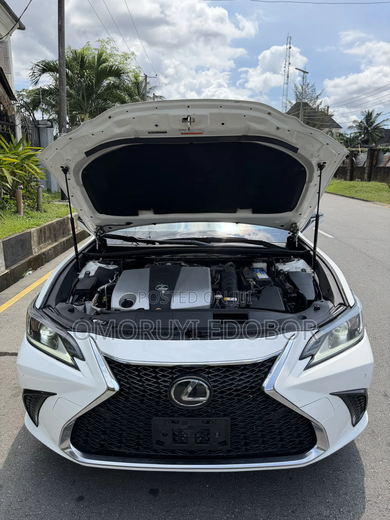 Lexus ES 2019 White