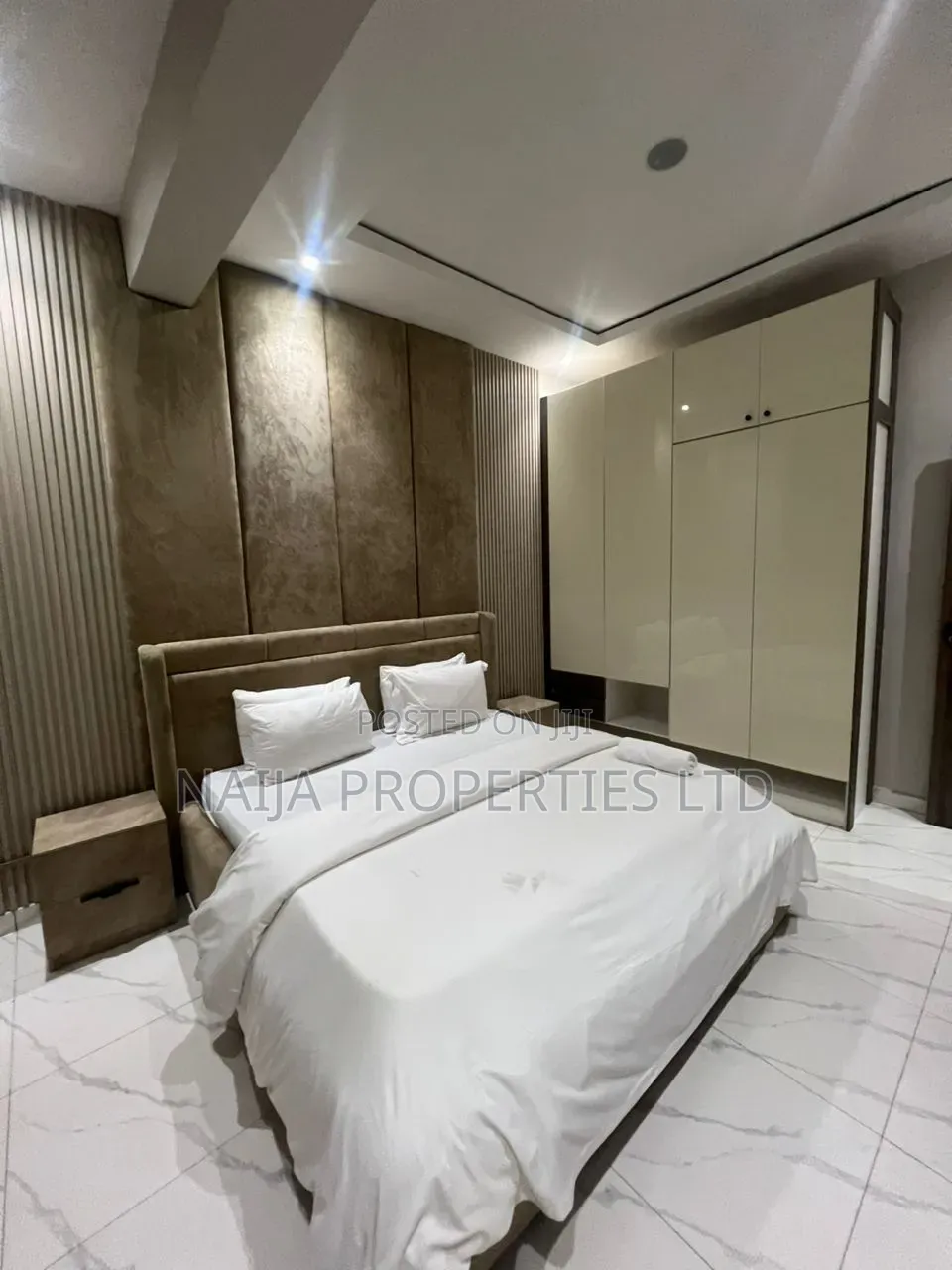2bdrm Apartment in Lekki Phase 1 for rent