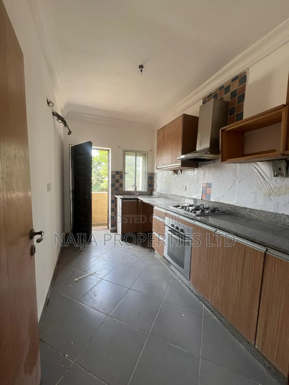 2bdrm Apartment in Lekki Phase 1 for rent