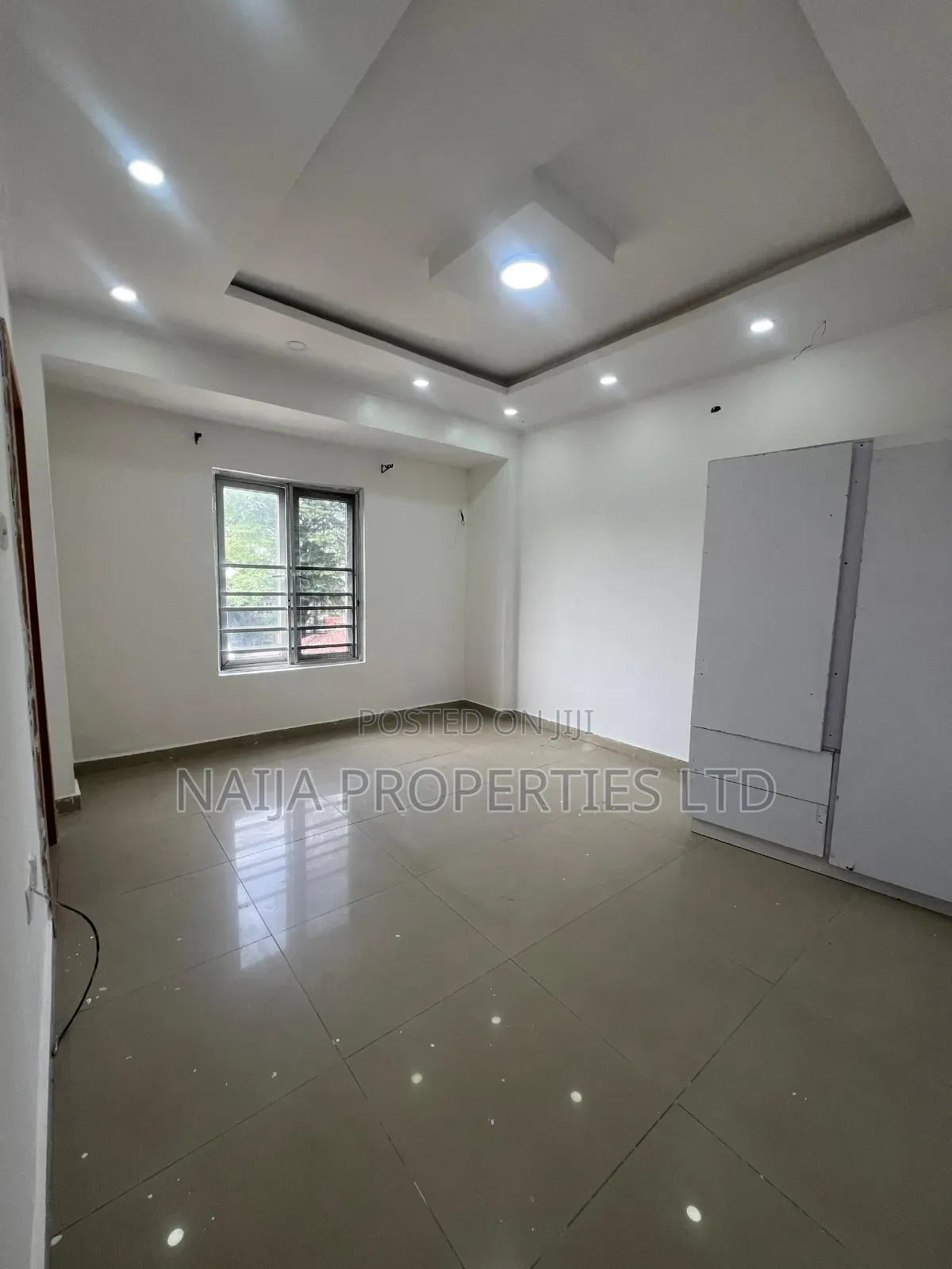 2bdrm Apartment in Lekki Phase 1 for rent
