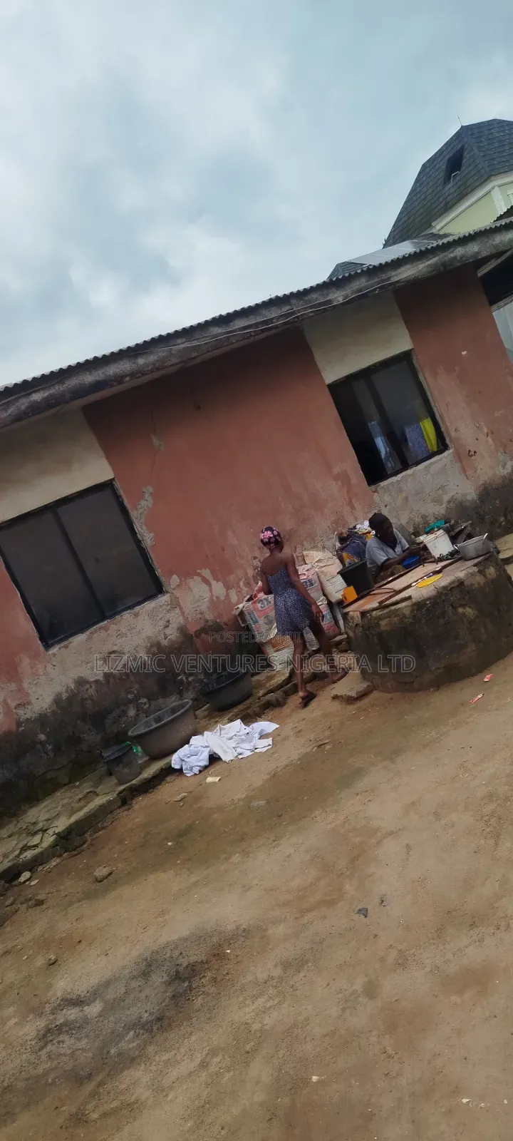 2bdrm Bungalow in Isuti Rd, Ikotun/Igando for sale