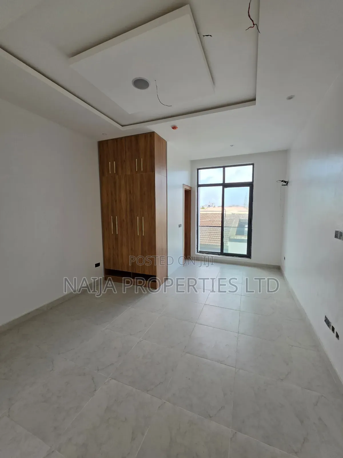 2bdrm Apartment in Off Admiralty Way, Lekki Phase 1 for rent