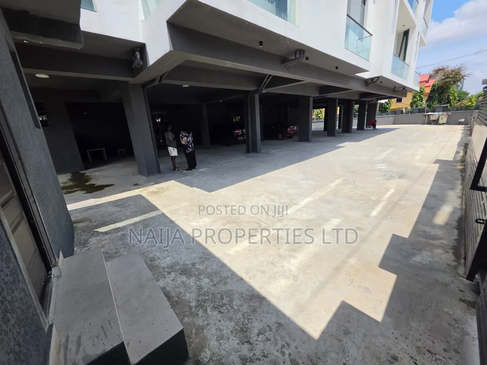 2bdrm Apartment in Off Admiralty Way, Lekki Phase 1 for rent