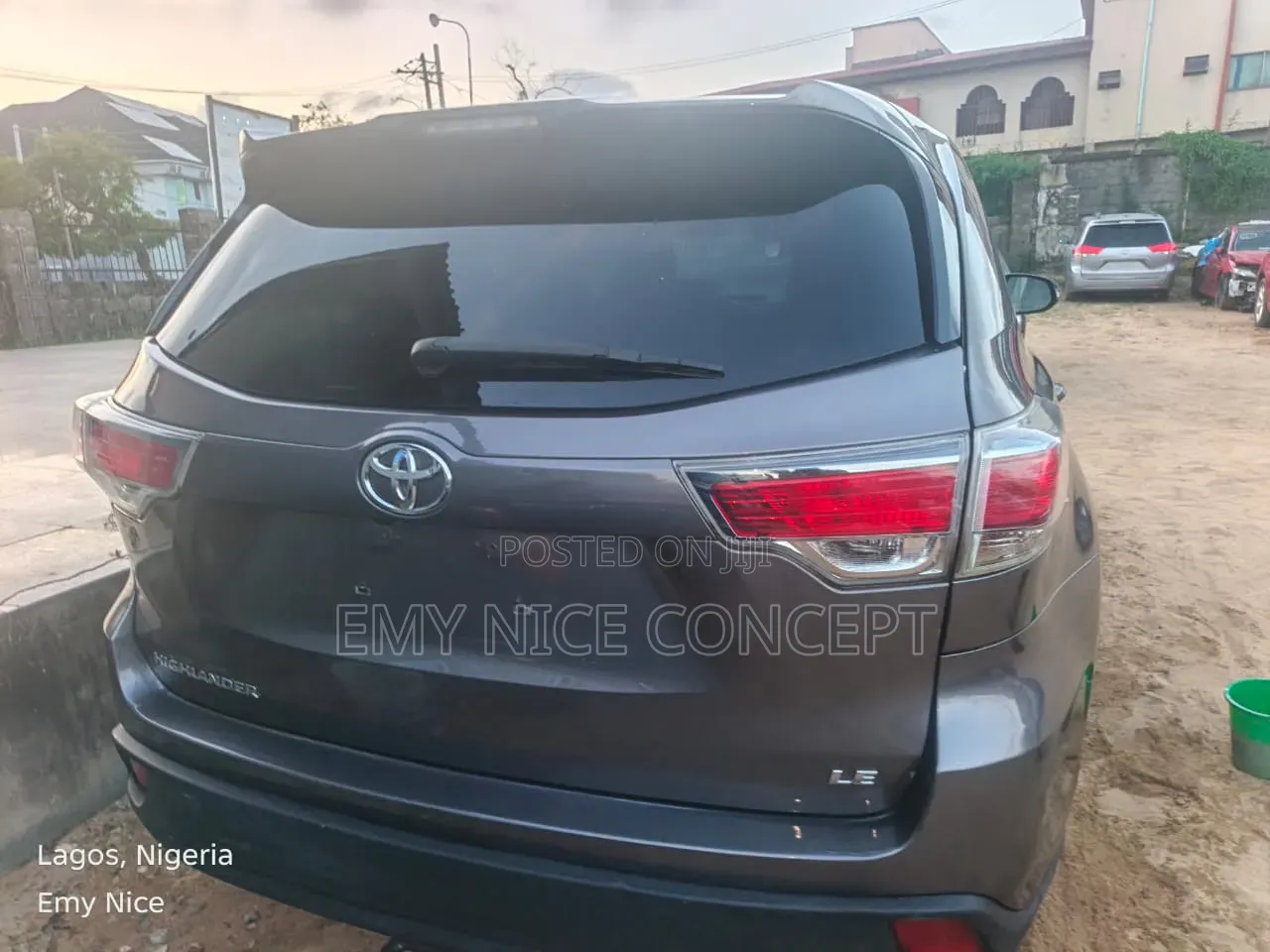 Toyota Highlander LE 4dr SUV (2.7L 4cyl 6A) 2015 Gray