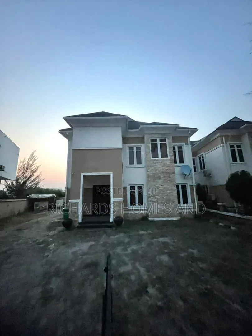 Furnished 4bdrm Duplex in Ikota for rent