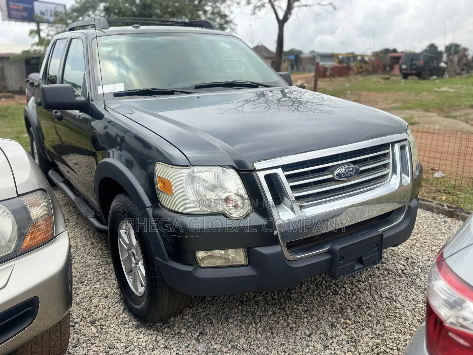 Ford Explorer Sport Trac 2009 Matt Black