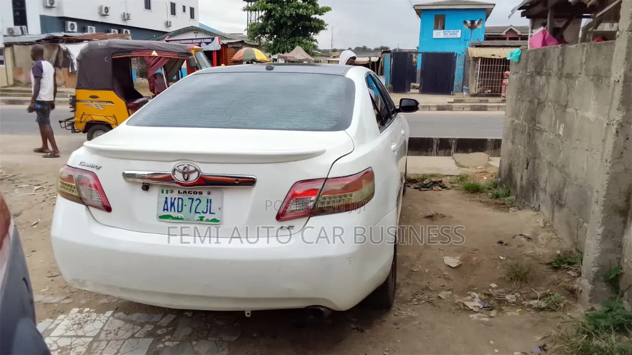 Toyota Camry 2010 White