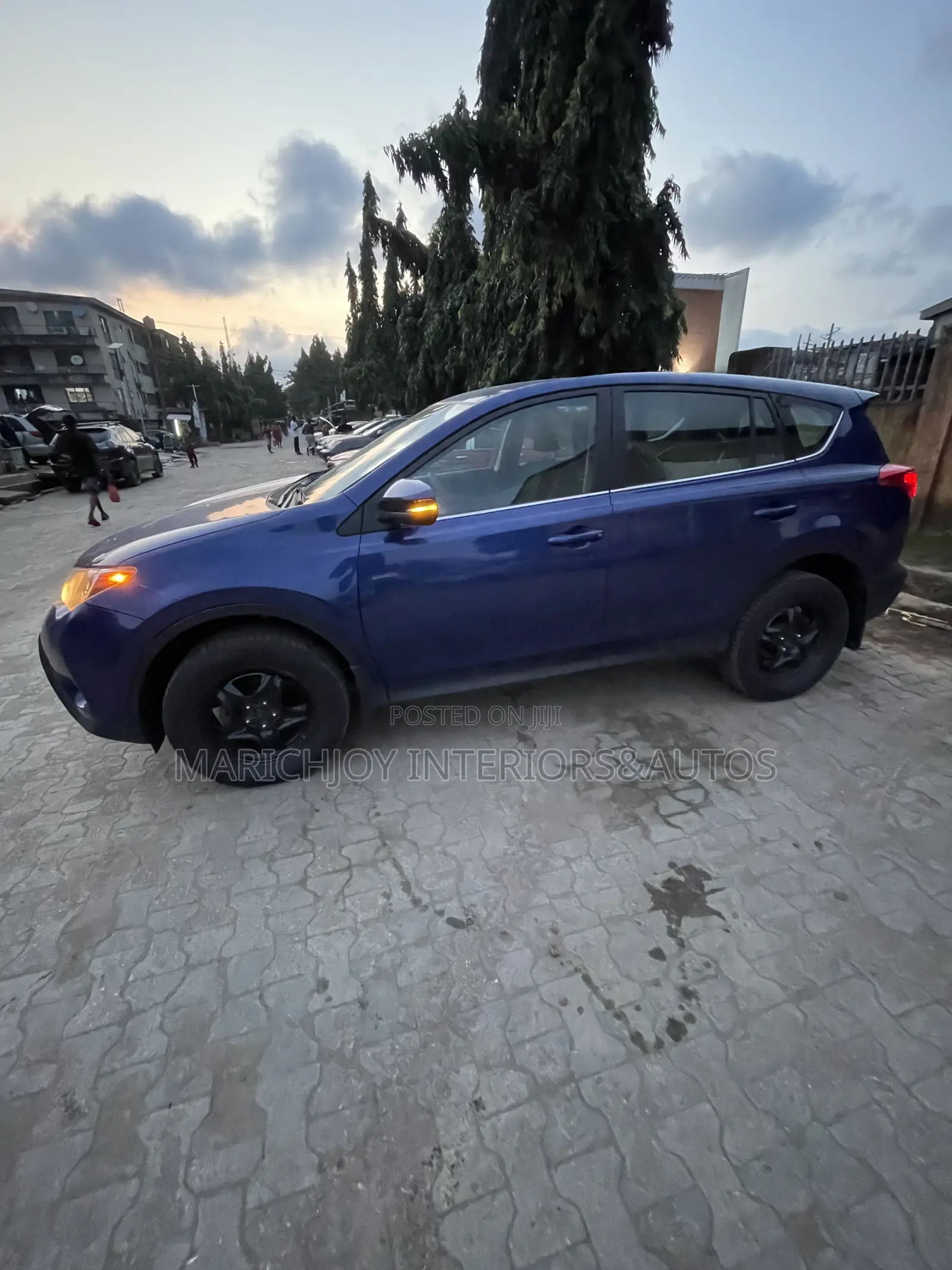 Toyota RAV4 LE 4dr SUV AWD (2.5L 4cyl 6A) 2014 Blue