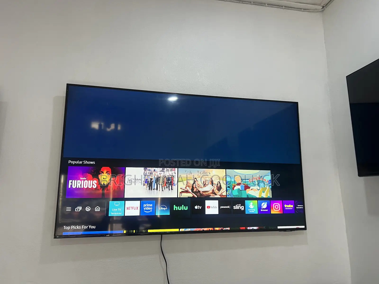 Samsung 55 Inches QLED Smart TV With Free Netflix Acct Bluetooth Mirro