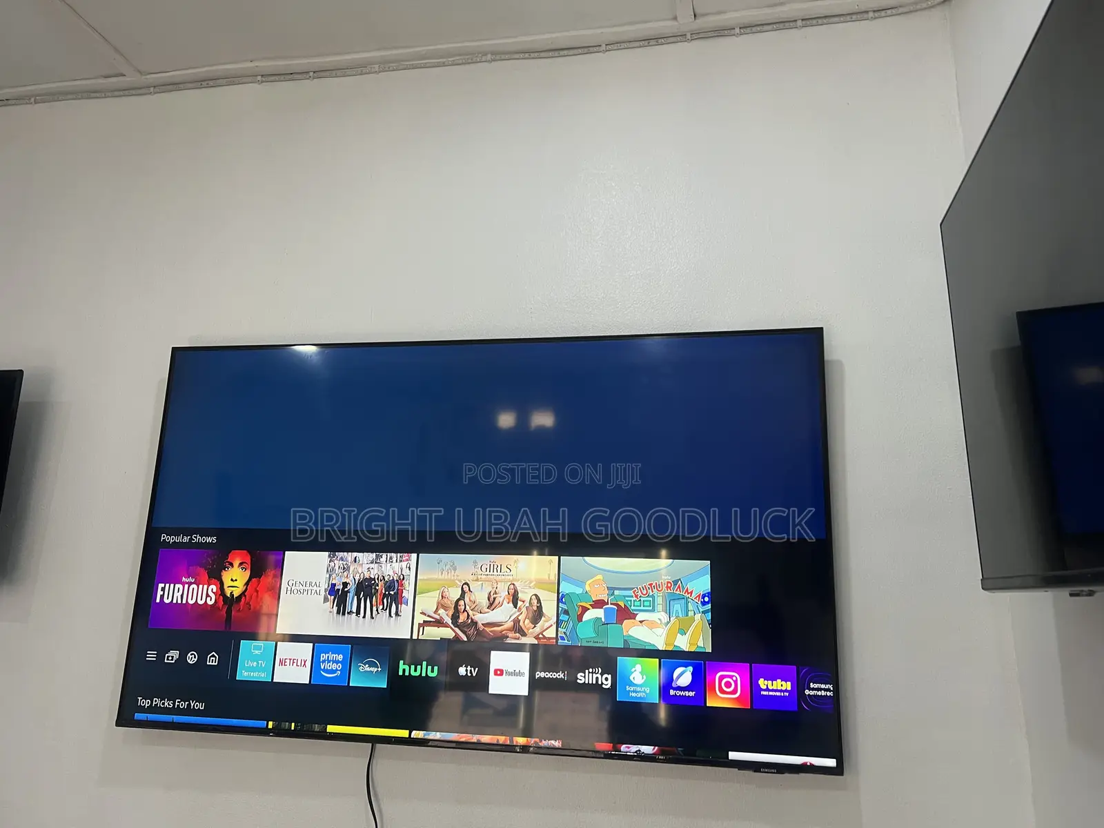 Samsung 55 Inches QLED Smart TV With Free Netflix Acct Bluetooth Mirro