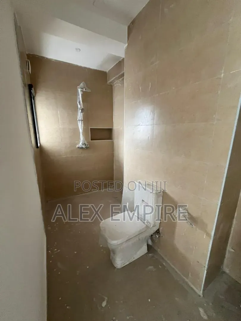 2bdrm Apartment in Lekki Phase 1 for rent