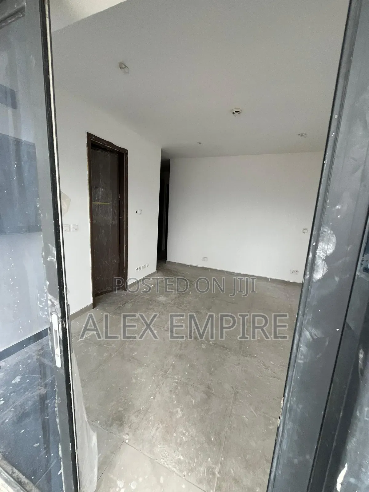 2bdrm Apartment in Lekki Phase 1 for rent