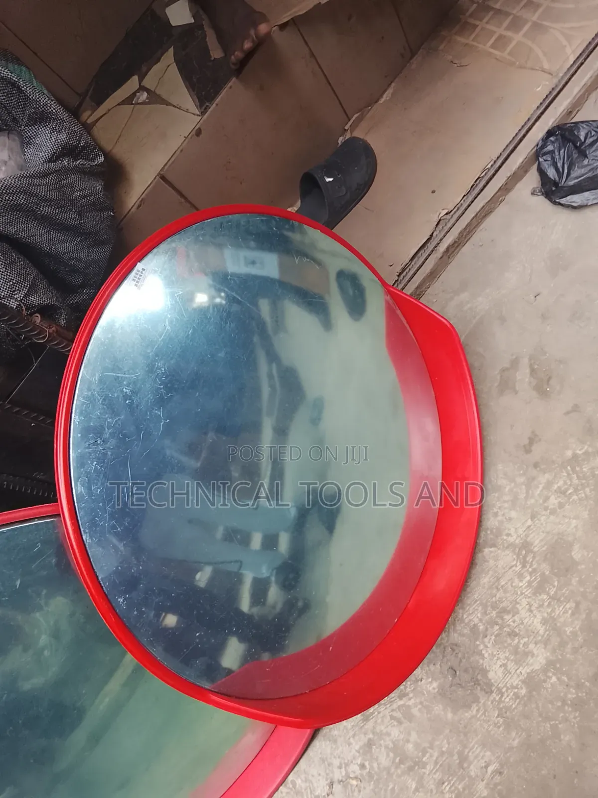Name: Convex Safety Mirror (Traffic/Driveway Mirror)